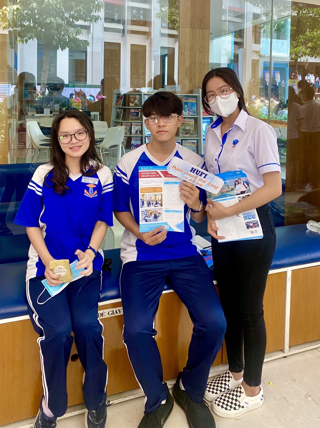 KHOA CÔNG NGHỆ MAY VÀ THỜI TRANG GIỚI THIỆU VỀ NGÀNH ĐÀO TẠO CỦA KHOA TẠI CÁC TRƯỜNG TRUNG HỌC PHỔ THÔNG 